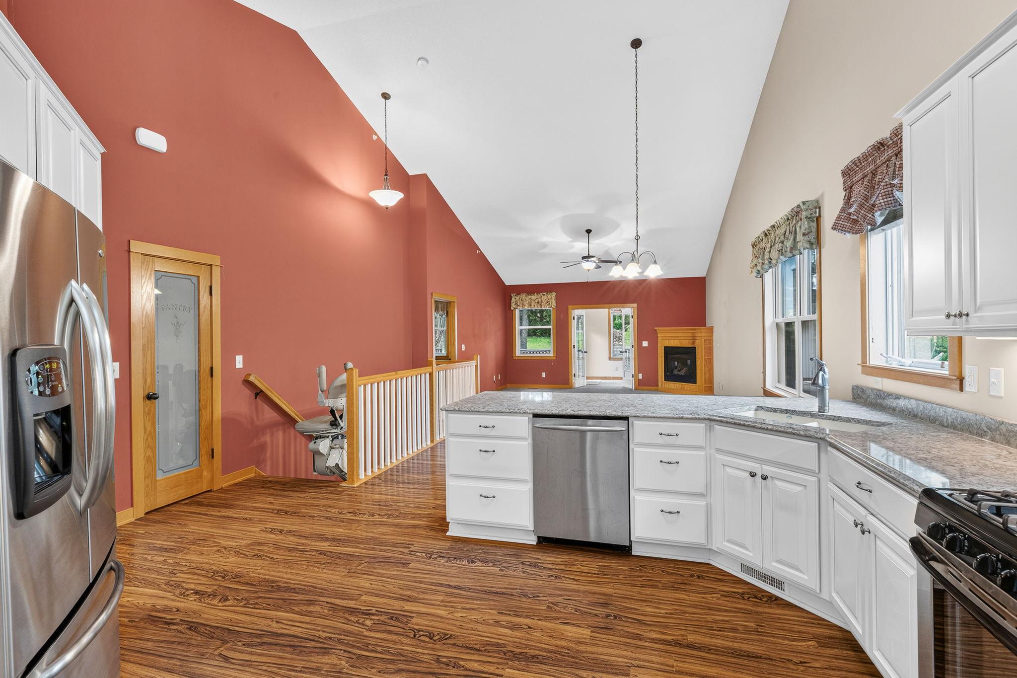 13-web-or-mls-5845 Oakgreen Court North Stillwater-20.jpg