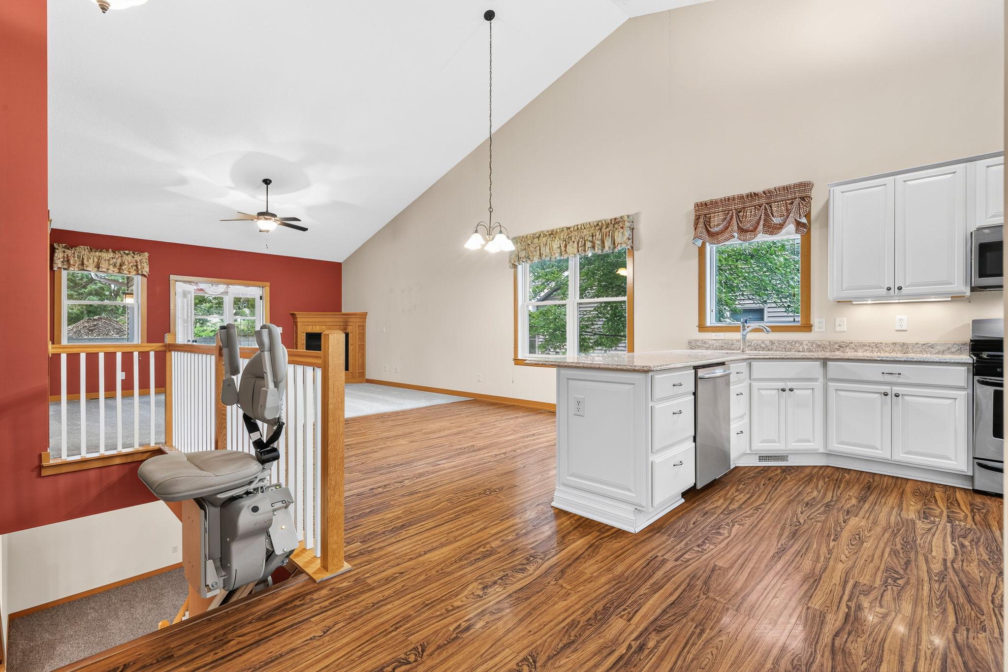 15-web-or-mls-5845 Oakgreen Court North Stillwater-27.jpg