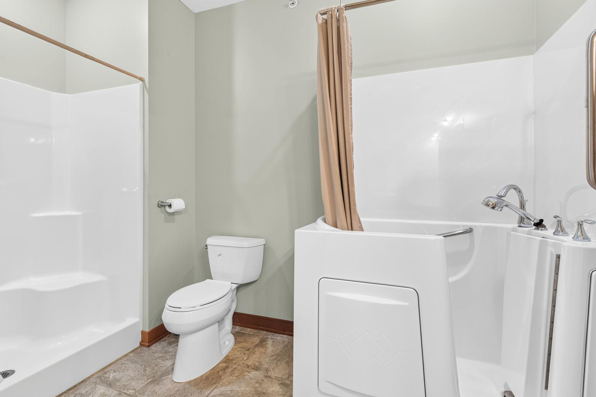20-web-or-mls-5845 Oakgreen Court North Stillwater-16.jpg
