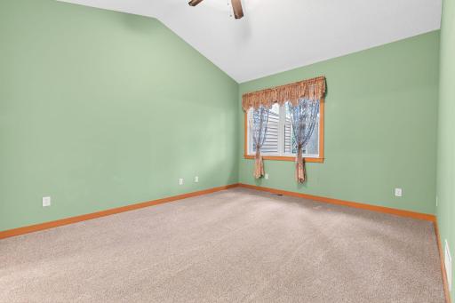 17-web-or-mls-5845 Oakgreen Court North Stillwater-13.jpg