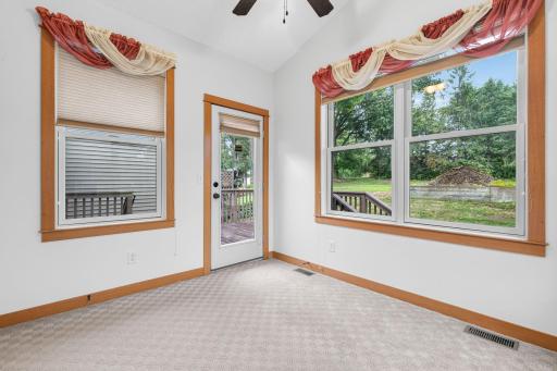 23-web-or-mls-5845 Oakgreen Court North Stillwater-12.jpg