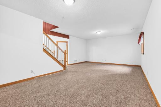 26-web-or-mls-5845 Oakgreen Court North Stillwater-25.jpg