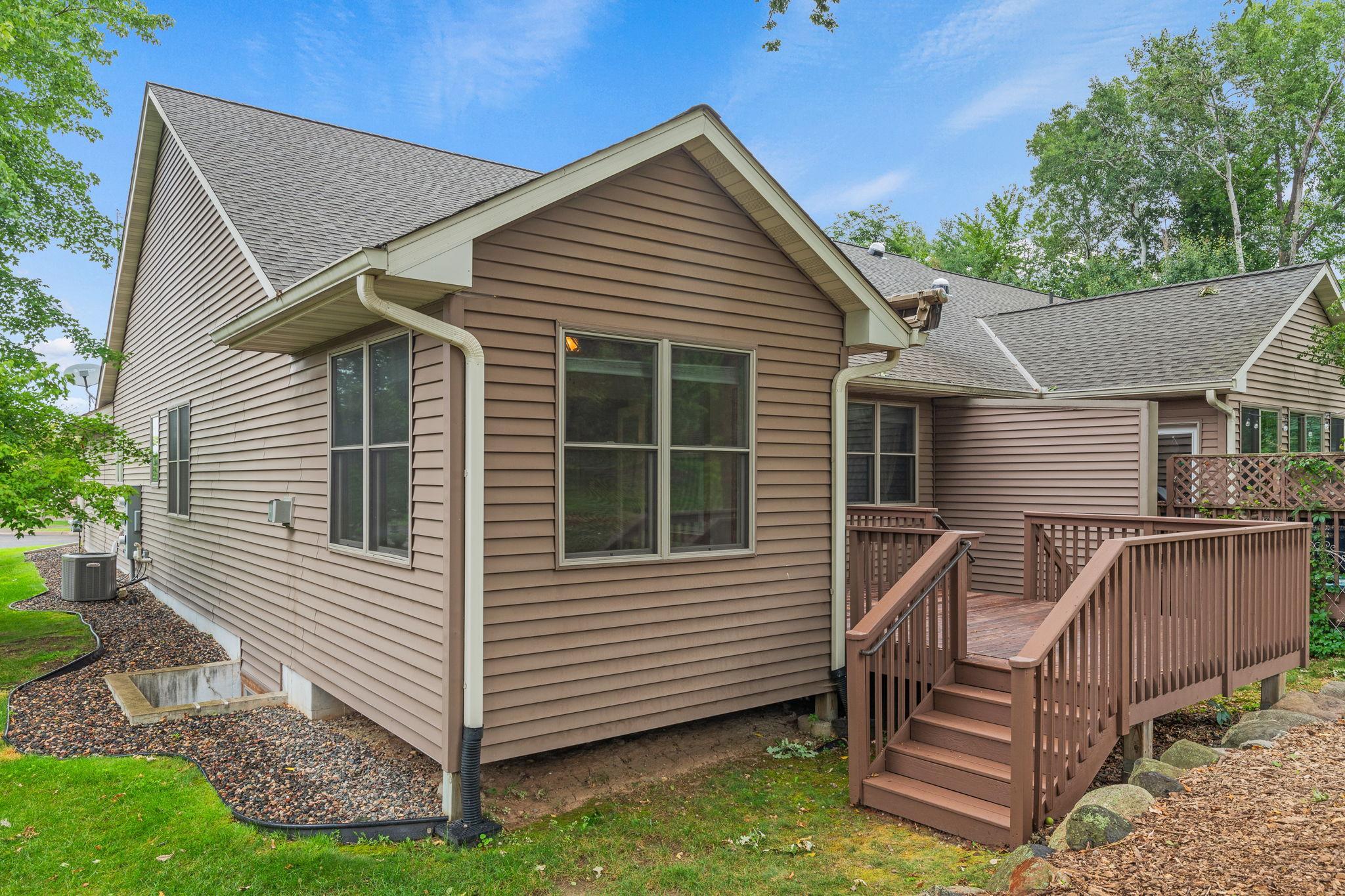 32-web-or-mls-5845 Oakgreen Court North Stillwater-5.jpg