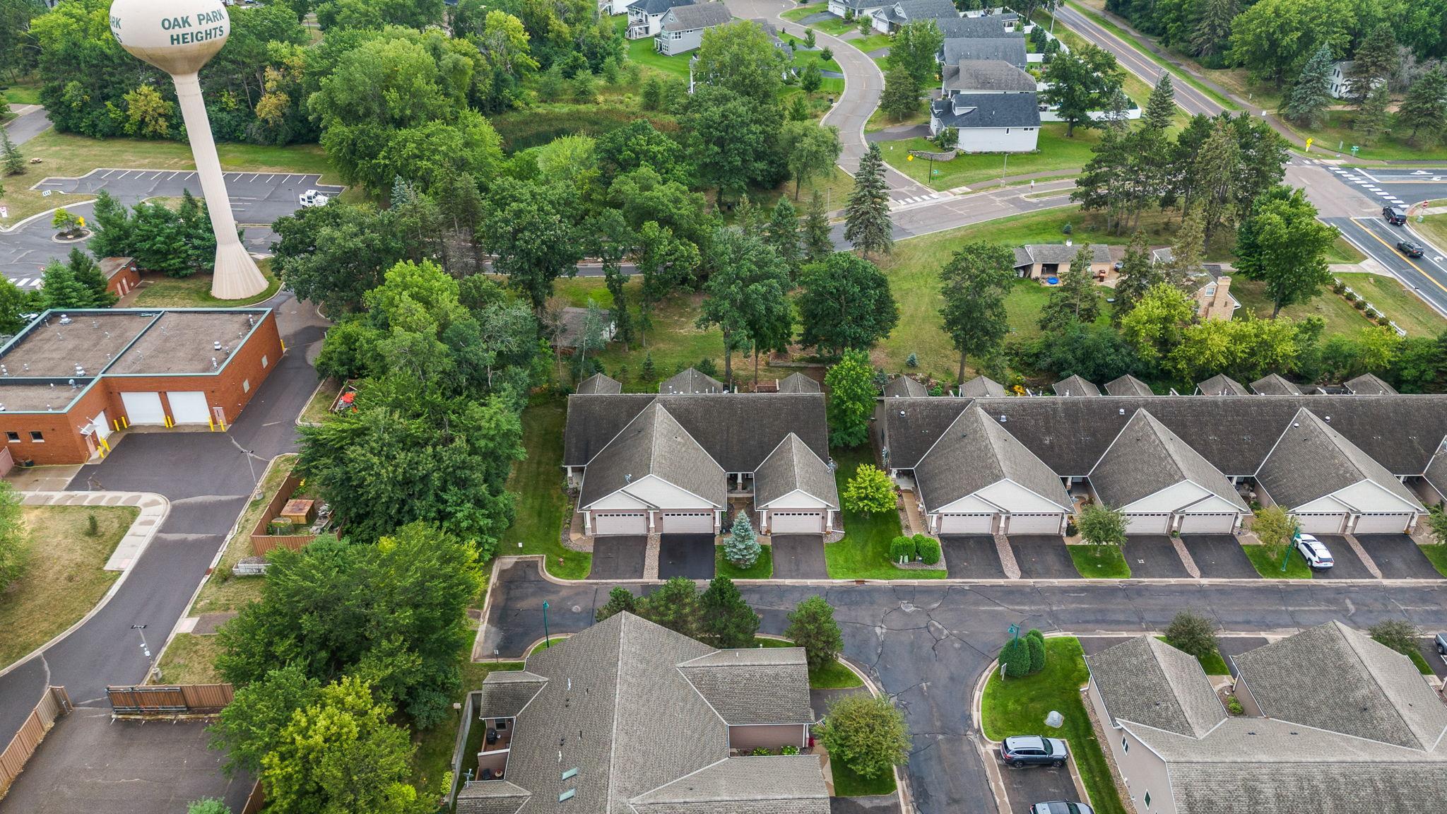 33-web-or-mls-5845 Oakgreen Court North Stillwater-8.jpg