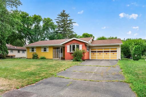 2147 Aztec Lane, Mendota Heights, MN 55120