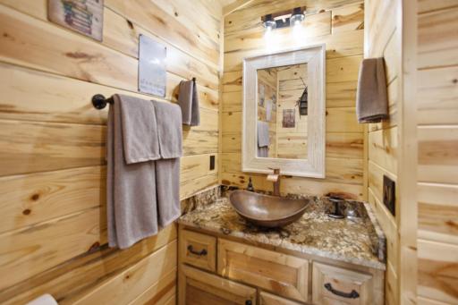 23-web-or-mls-29917-n-bay-dr.jpg