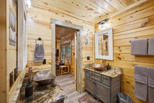 14-web-or-mls-29917-n-bay-dr.jpg
