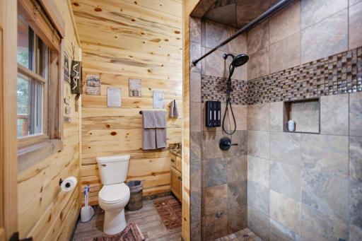 22-web-or-mls-29917-n-bay-dr.jpg