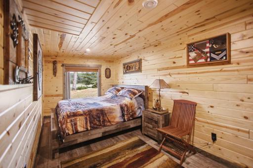 29-web-or-mls-29917-n-bay-dr.jpg