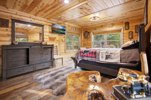 12-web-or-mls-29917-n-bay-dr.jpg