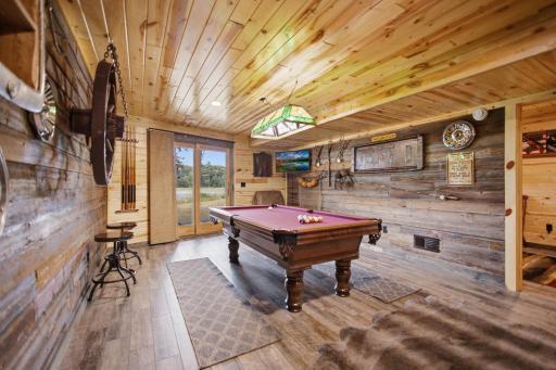 25-web-or-mls-29917-n-bay-dr.jpg