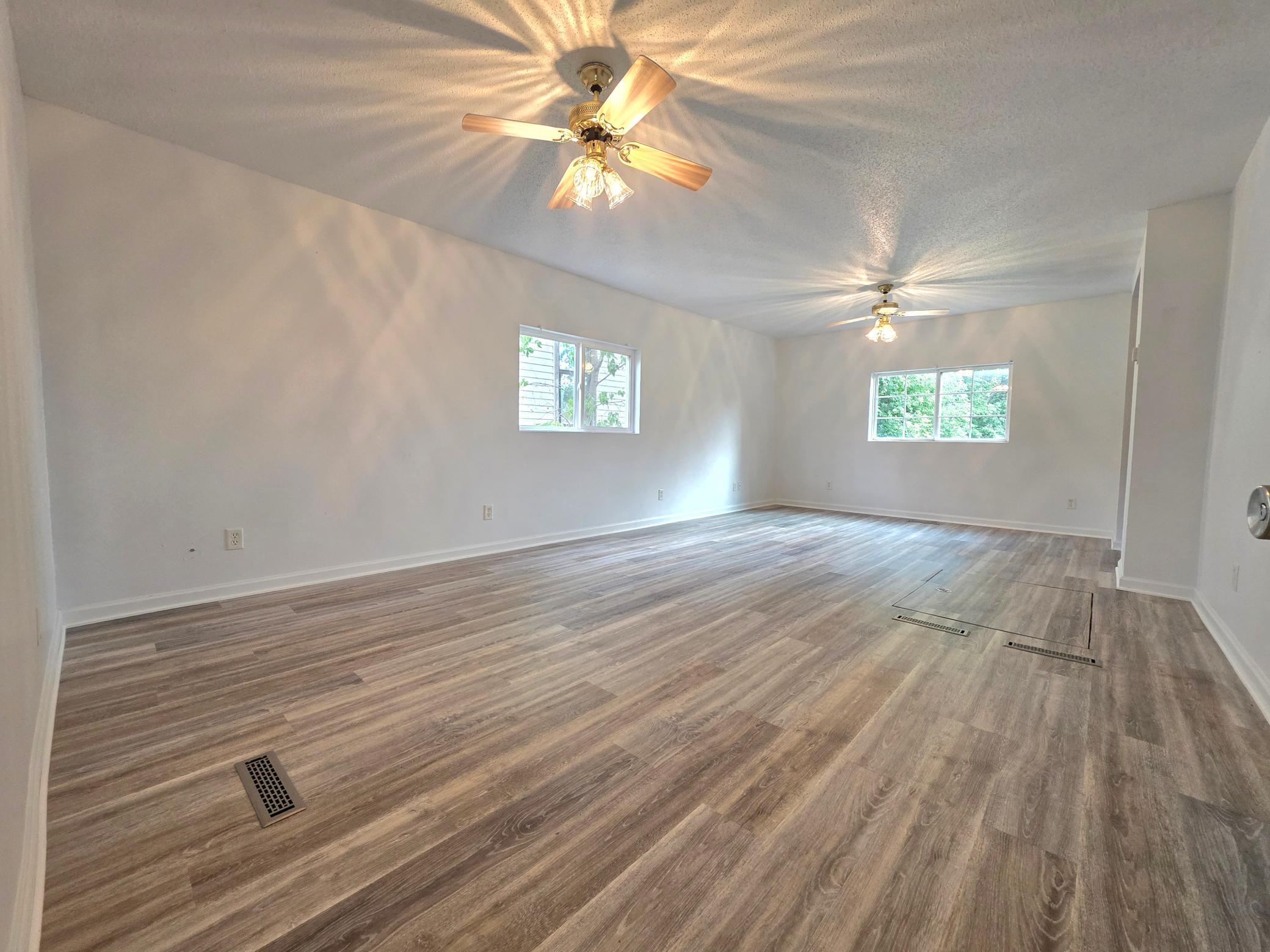 livingroom/dining room new LVP