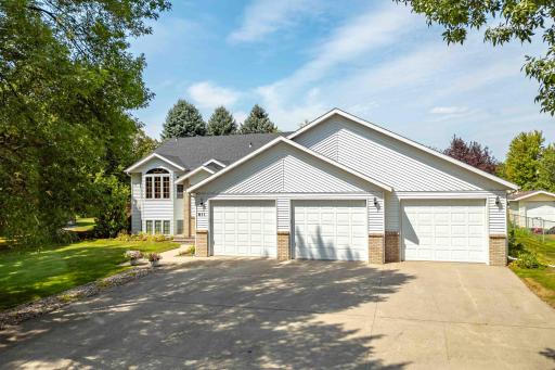 811 4th Avenue NE, Barnesville, MN 56514