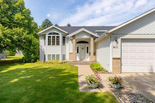 811 4th Avenue NE, Barnesville, MN 56514