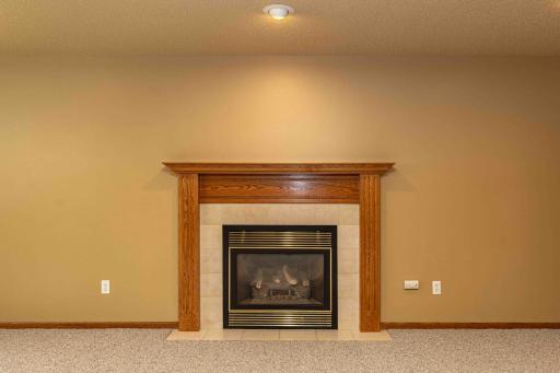 811 4th Ave NE Barnesville-48.jpeg