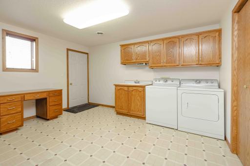 811 4th Ave NE Barnesville-62.jpeg