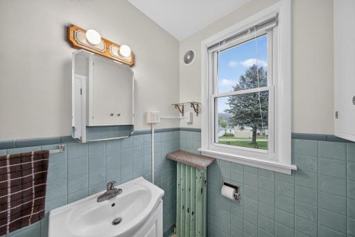 40.main floor full bath