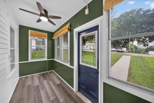 17.front porch