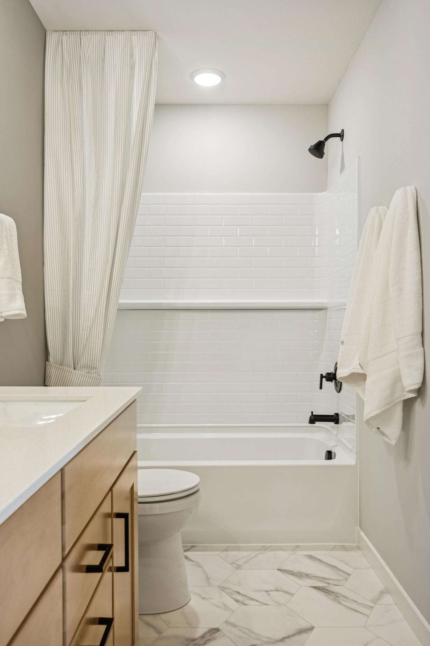 Pulte - Northfield Model - 4136 Meadowview Terrace - 045.jpg