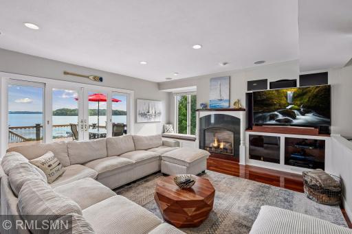 300 W Lake Street, Waconia, MN 55387