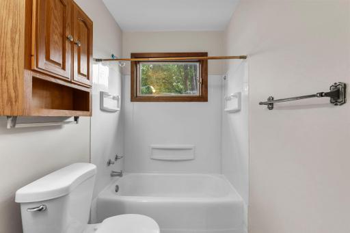 40-web-or-mls-3684 Prairie Rd-209.jpg