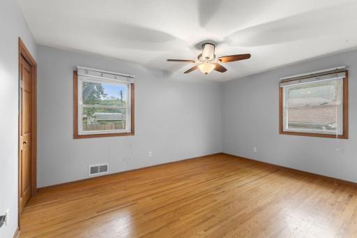 33-web-or-mls-3684 Prairie Rd-229.jpg