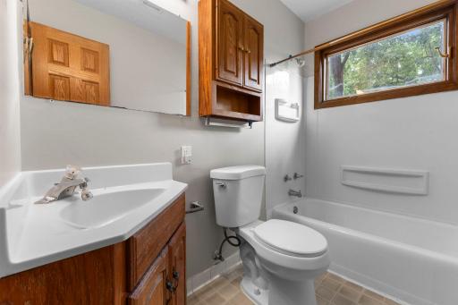 39-web-or-mls-3684 Prairie Rd-204.jpg