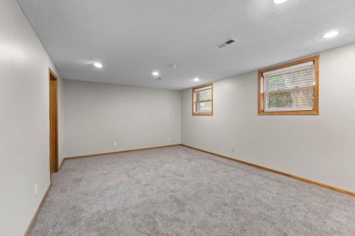 42-web-or-mls-3684 Prairie Rd-259.jpg