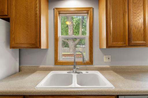 25-web-or-mls-3684 Prairie Rd-154.jpg