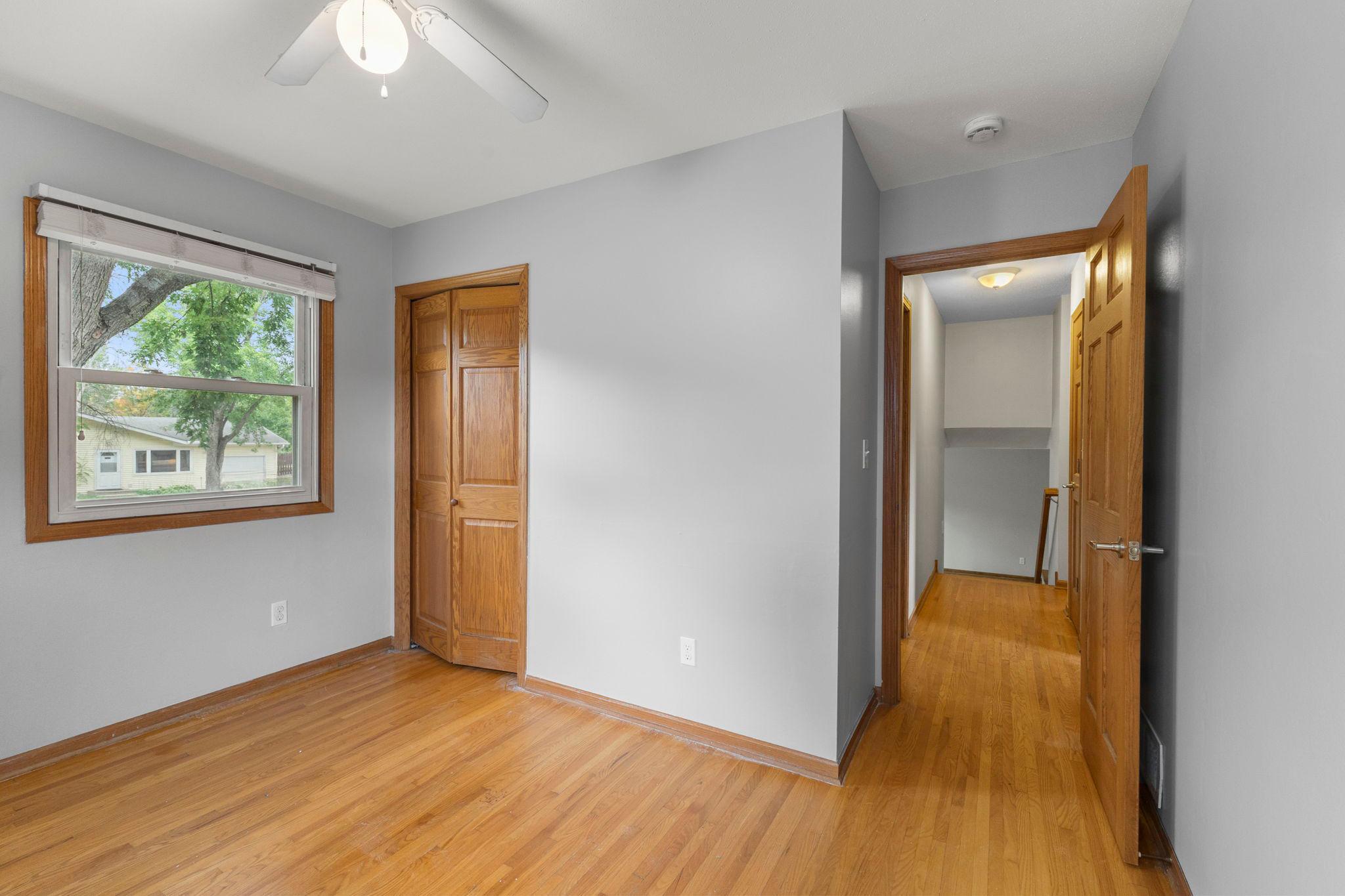 36-web-or-mls-3684 Prairie Rd-244.jpg