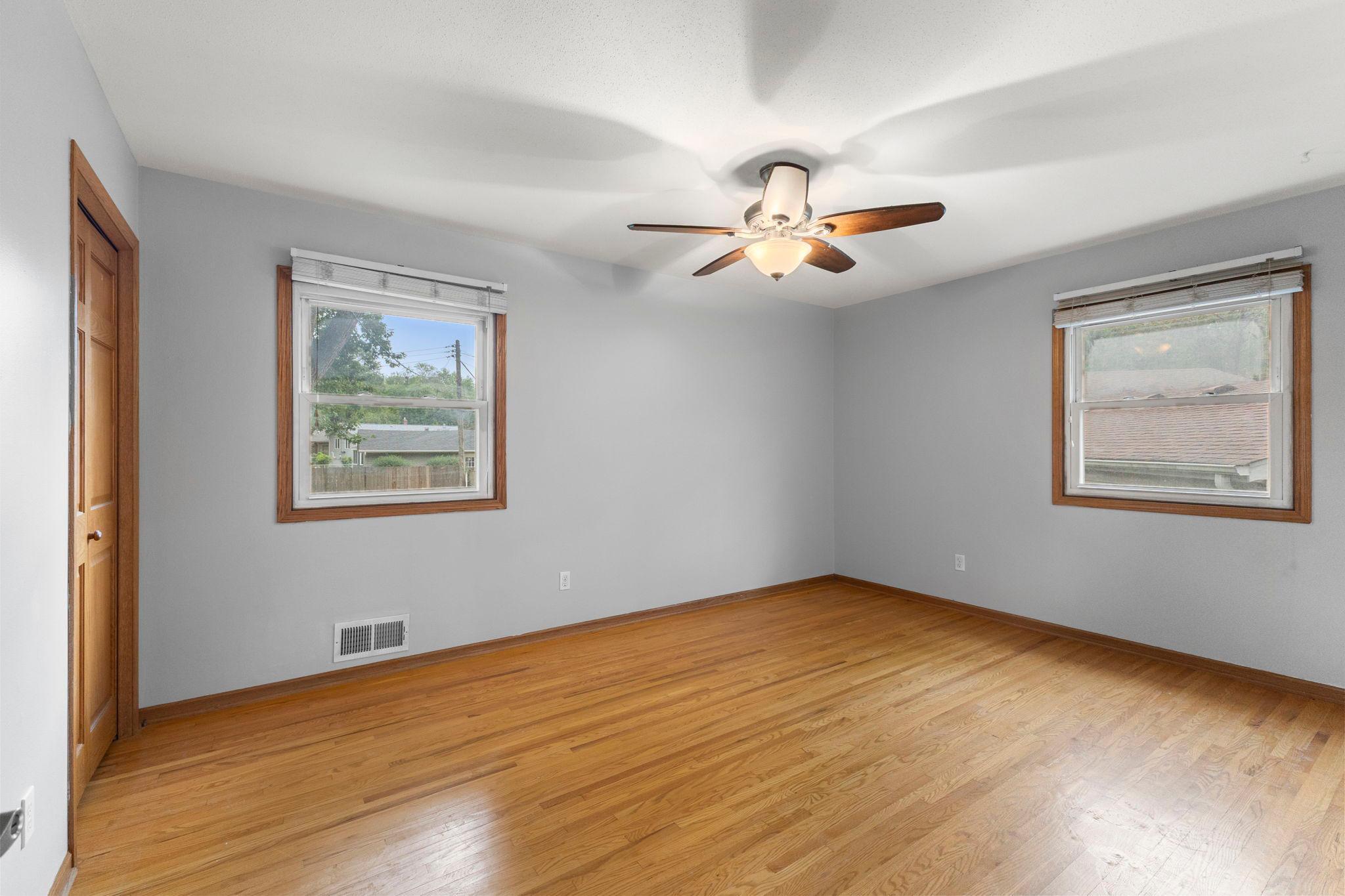 33-web-or-mls-3684 Prairie Rd-229.jpg