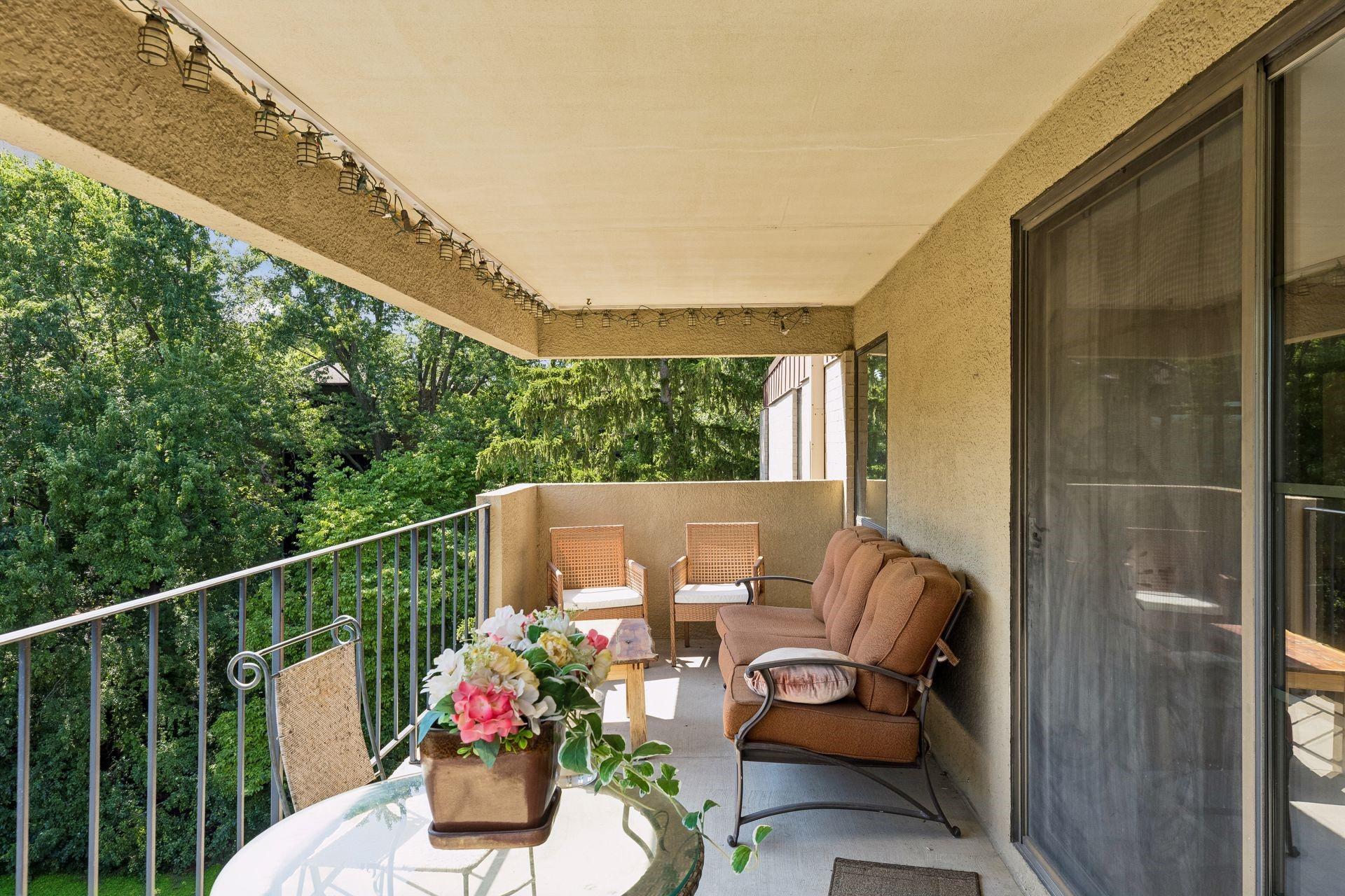 Private Deck