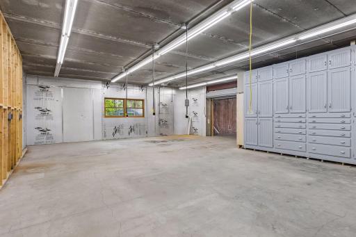 Huge Shop Under The Garage