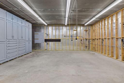 Huge Shop Under The Garage