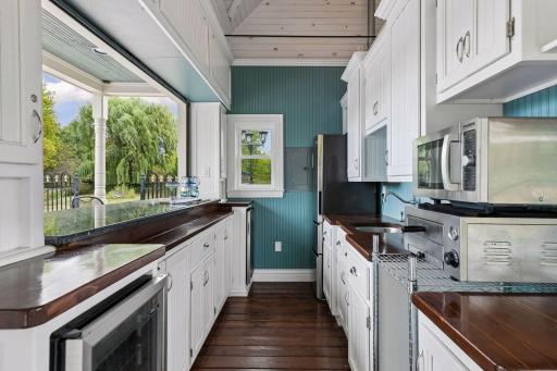 Pool House Full Kitchen