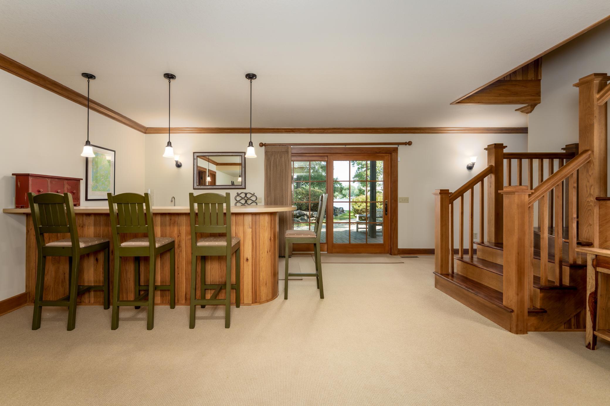 Lower level wet bar!