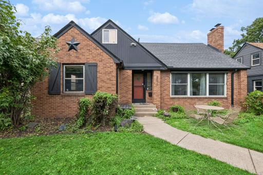 2011 North Vincent Avenue - Spacecrafting - 0002.jpg