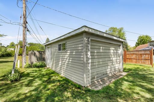 detached 2 stall garage