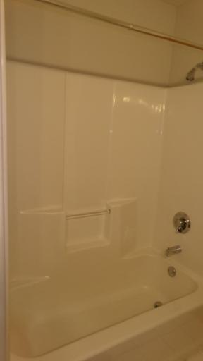 Upper Level Tub, Shower.JPG