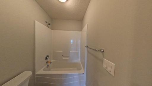 Bathroom_2.jpeg