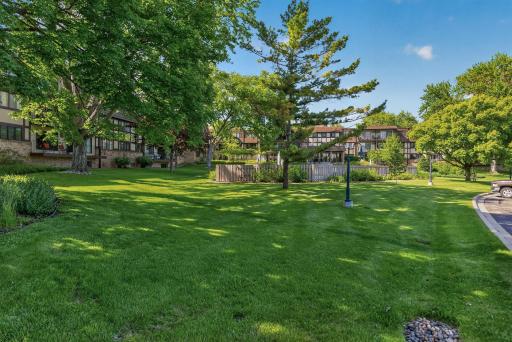 205 Barry Avenue S, 306, Wayzata, MN 55391