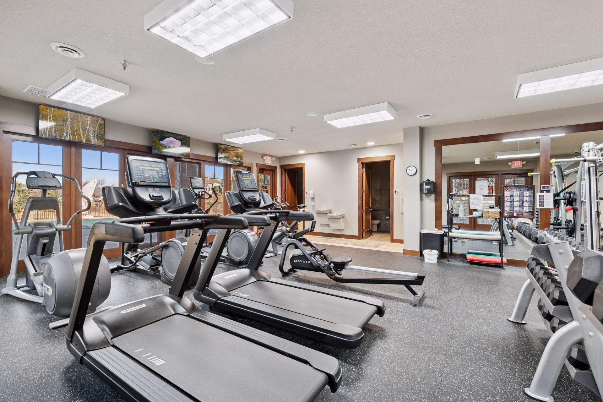 Who needs a gym membership when you have this nicely equipped gym!