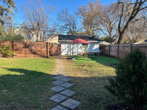 Spacious Back Yard