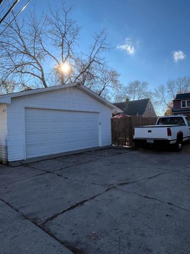 2 Stall Garage with extra parking