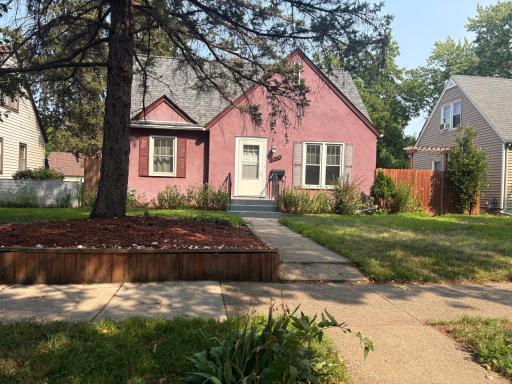4050 Regent Avenue N, Robbinsdale, MN 55422