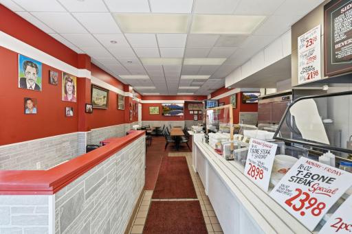 16-web-or-mls-860 University Ave W-13.jpg
