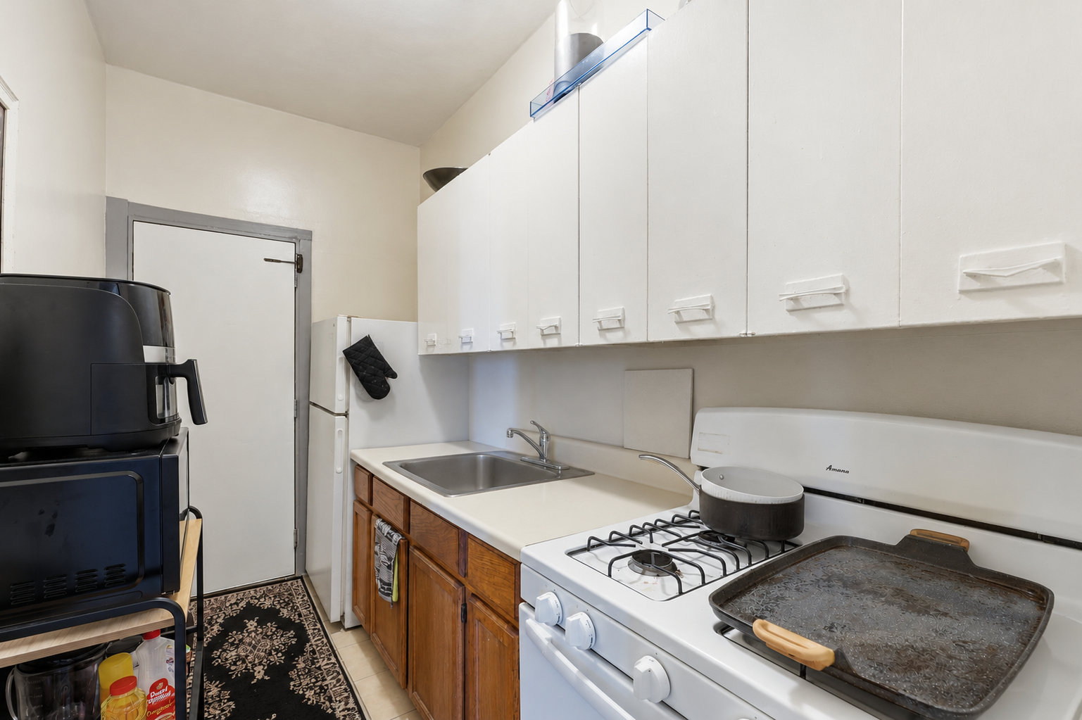 #3 Kitchen (AI Removed Tenant’s Items)