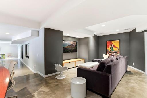 62-web-or-mls-20650-Bayview-Ct-62.jpg