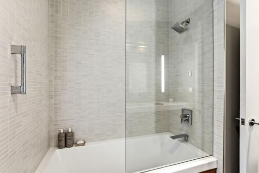 53-web-or-mls-20650-Bayview-Ct-53.jpg