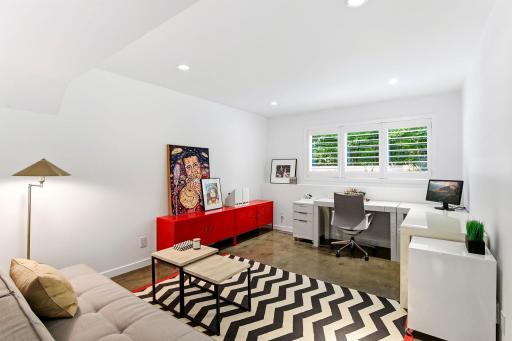 70-web-or-mls-20650-Bayview-Ct-70.jpg